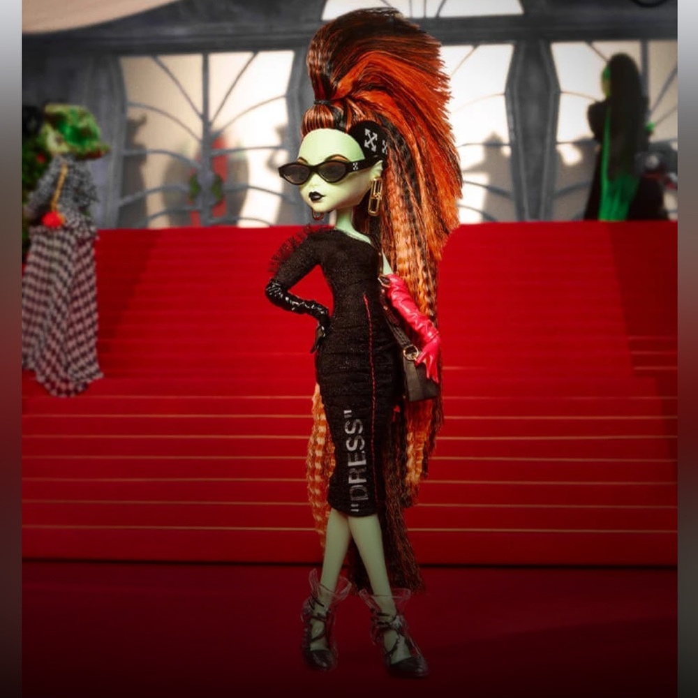 Mattel Creations
Off-White c/o Monster High Electra Melody Doll
